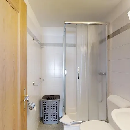 Prueveda A0.3 公寓 *